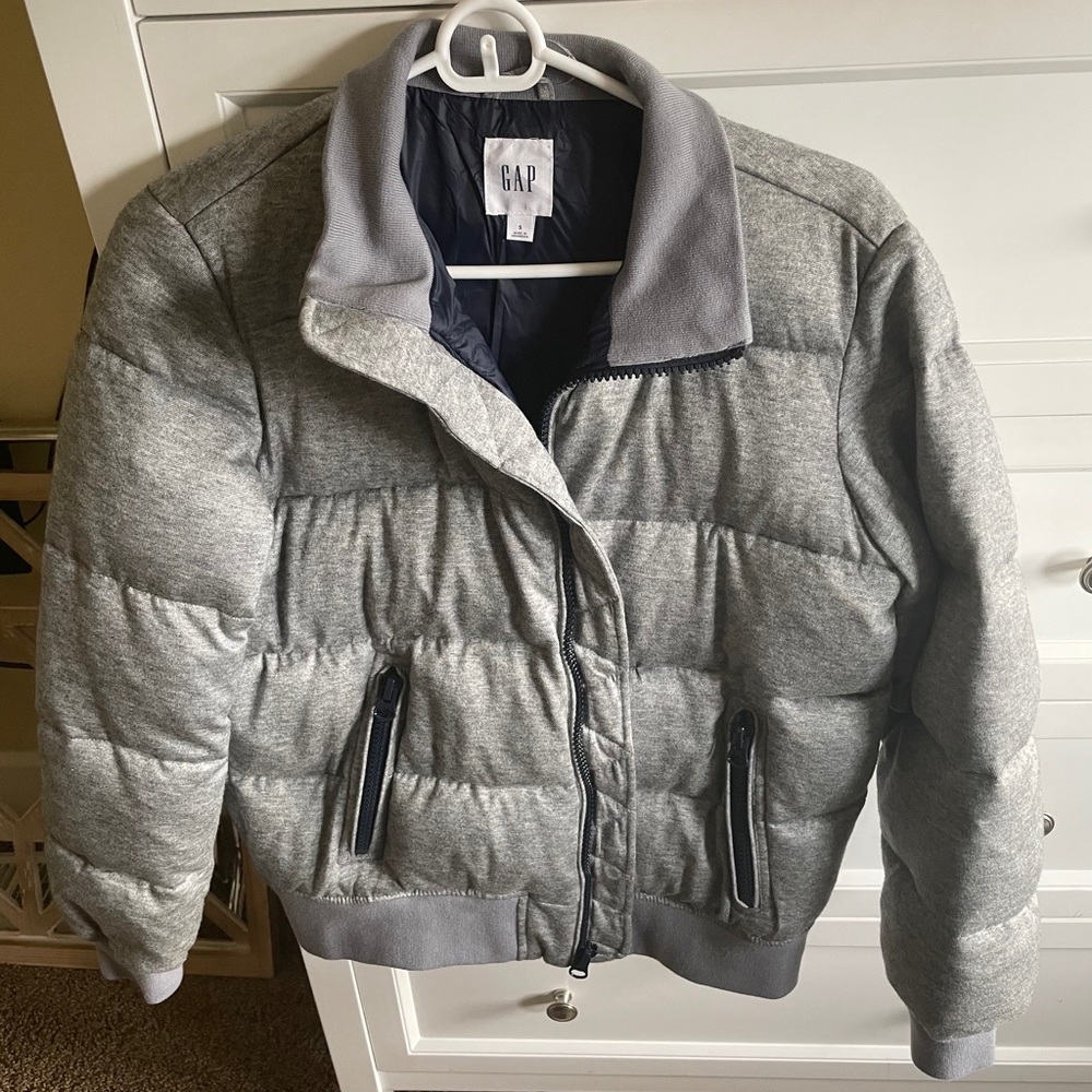 Grey Gap Puffer Jacket Size Small